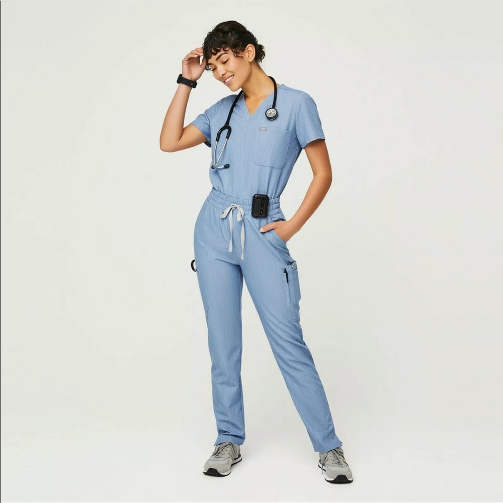 FIGS Scrubs Set in Heathers Indigo Blue BNWT Size XS, Sold Out Color.